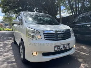 Toyota Noah 2013 White