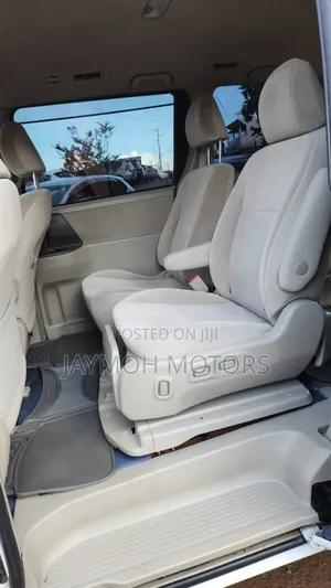 Toyota Noah 2013 White