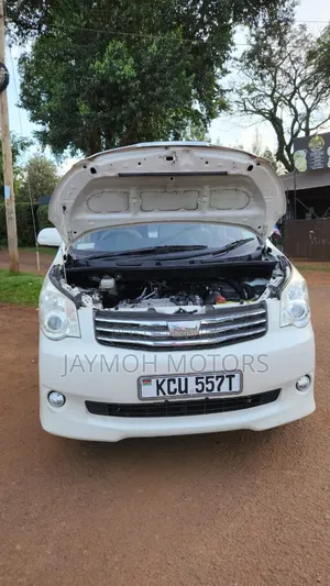 Toyota Noah 2013 White