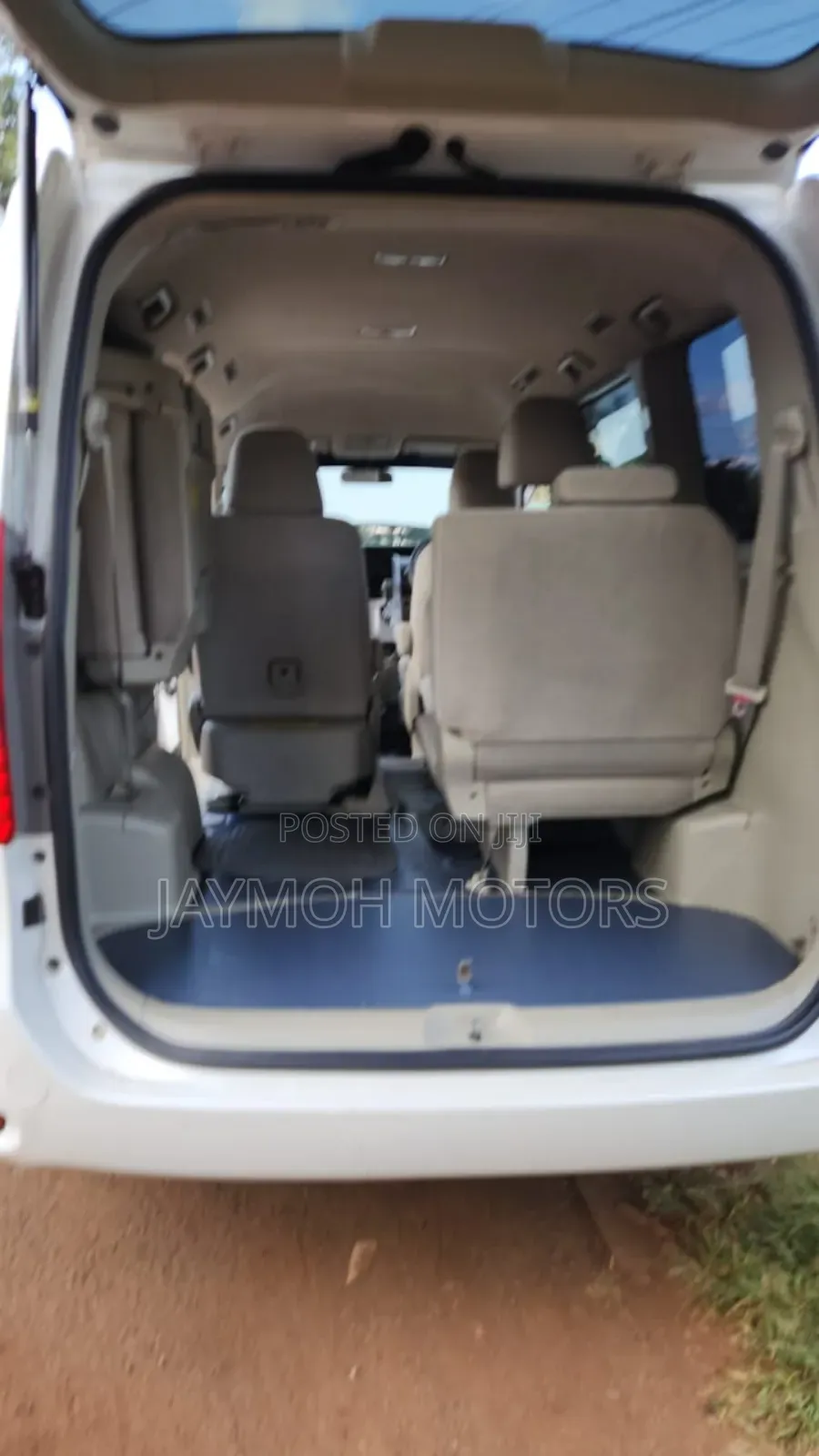 Toyota Noah 2013 White