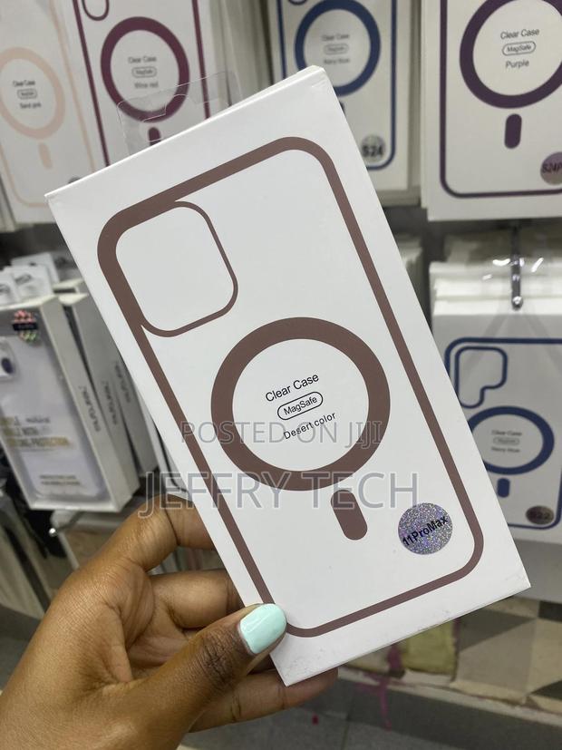 Hython iPhone 11 Pro Max Magsafe Transparent Case -Desert - thumbnail 2