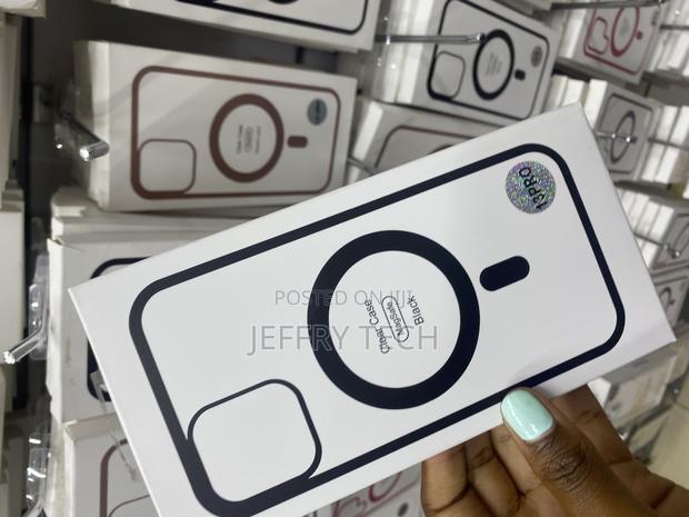 Waldeng iPhone 13 Pro Transparent Magsafe Case -Black - thumbnail 2