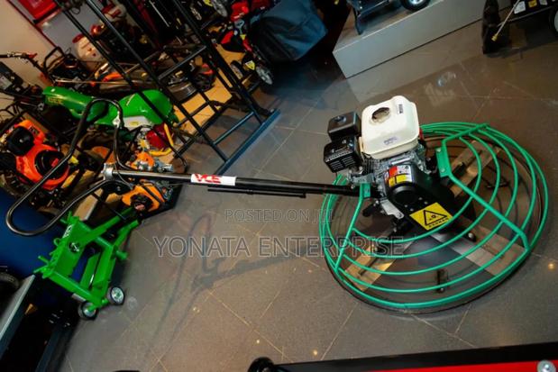 Power Trowel With Honda Engine - main view