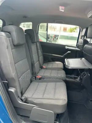 Volkswagen Touran 2018 Blue