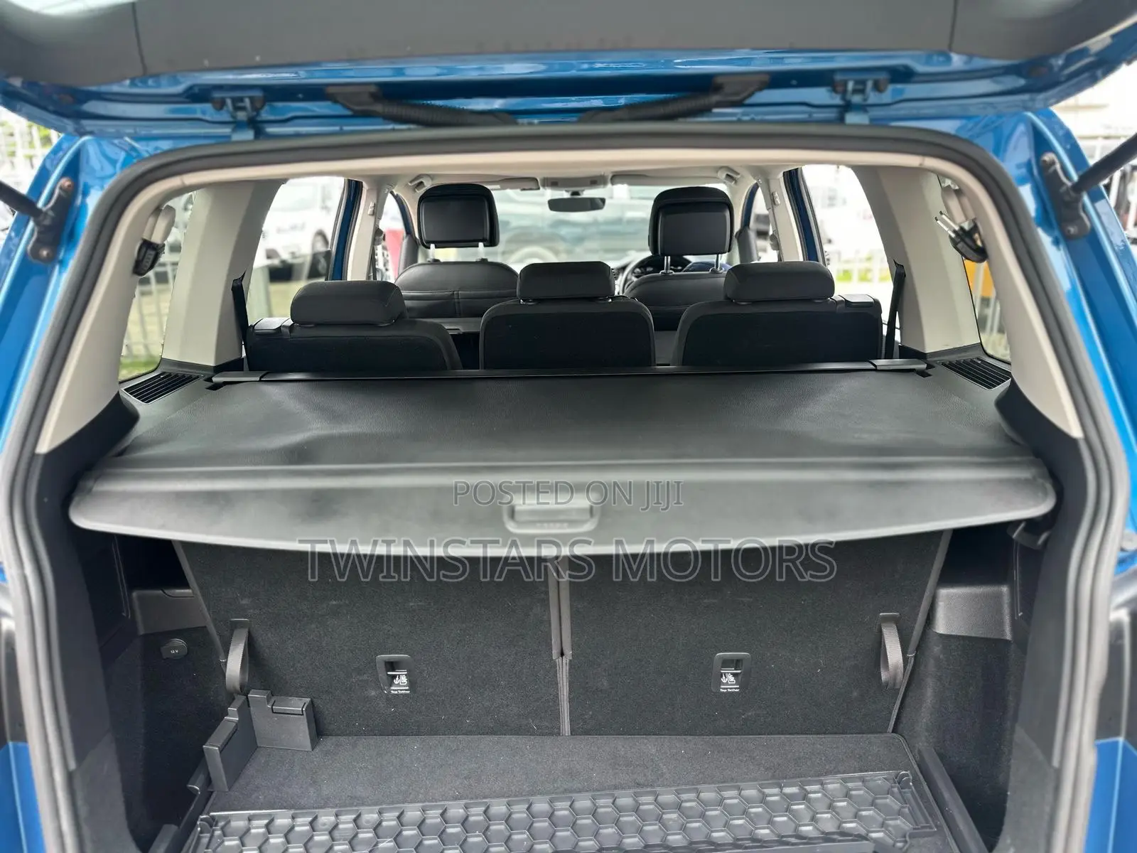 Volkswagen Touran 2018 Blue