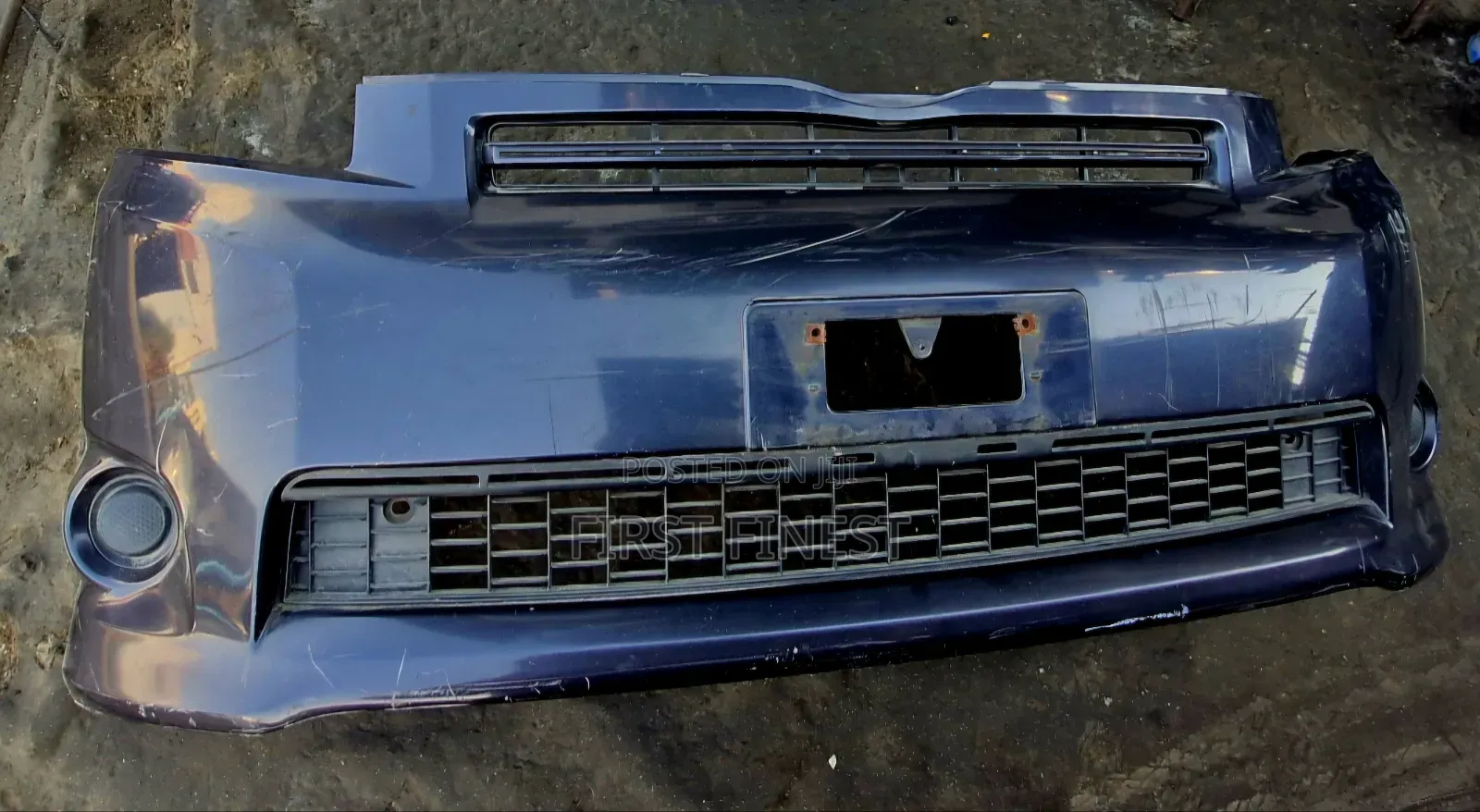 Voxy 2008/10 Bumper With Fog Covers And Grills Complete