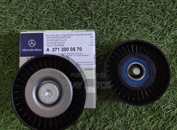 New Genuine M271 Idler Tensioner Pulley 2712000570