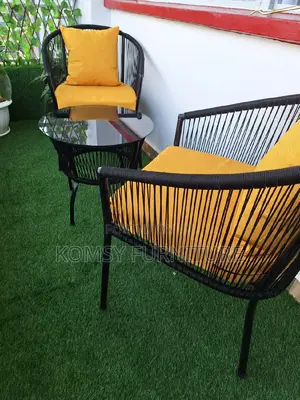 2 Seater Cocktail Table