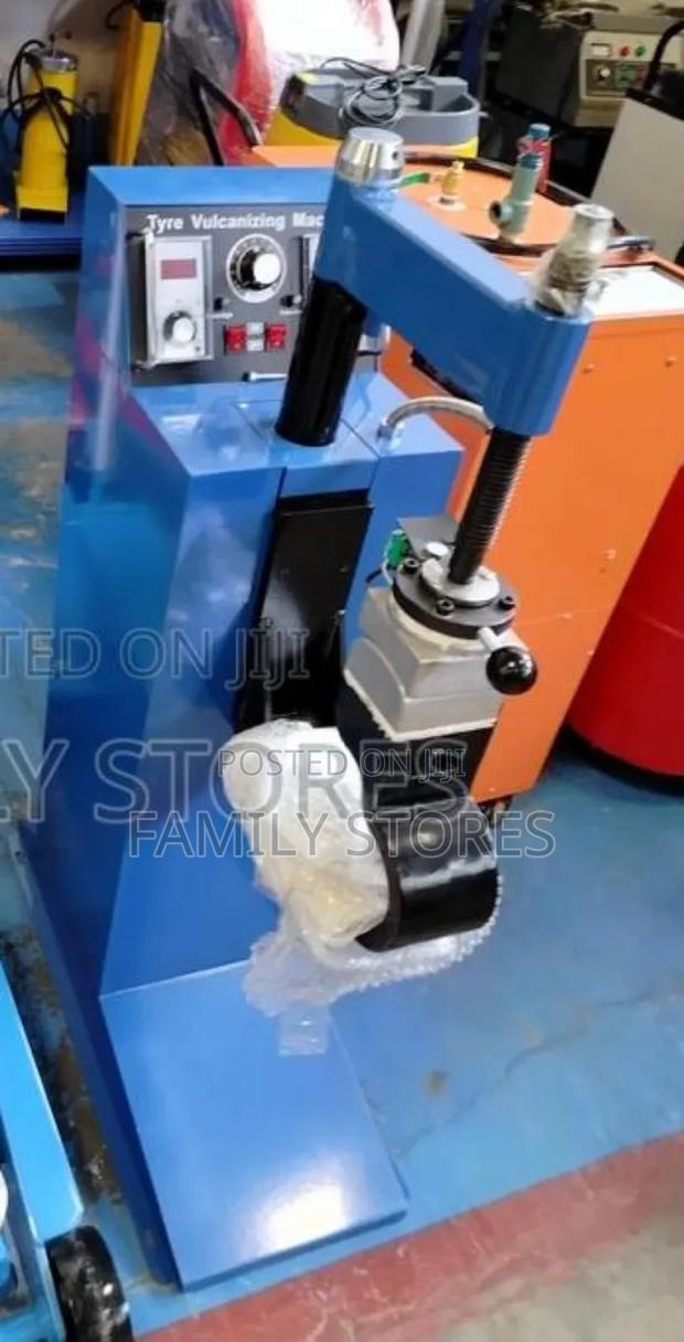 Commercial Tyre Vulcanizing/Repair Machine - thumbnail 3
