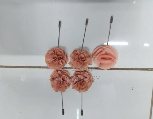Creamy Peach Lapel Pins - thumbnail 2