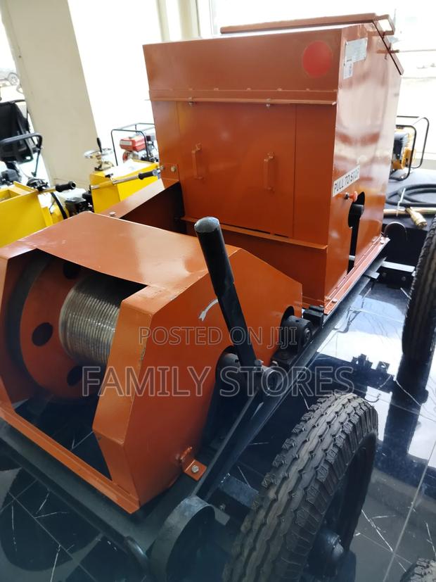 Esquire Indian Concrete Hoist With 30metres Delivery Stand
