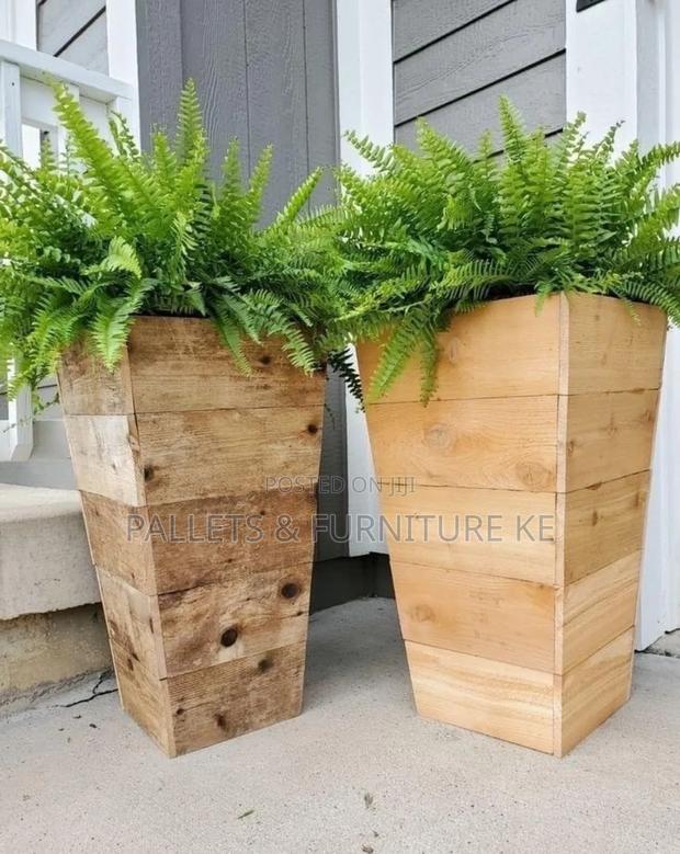 Sproutwood Planter - main view