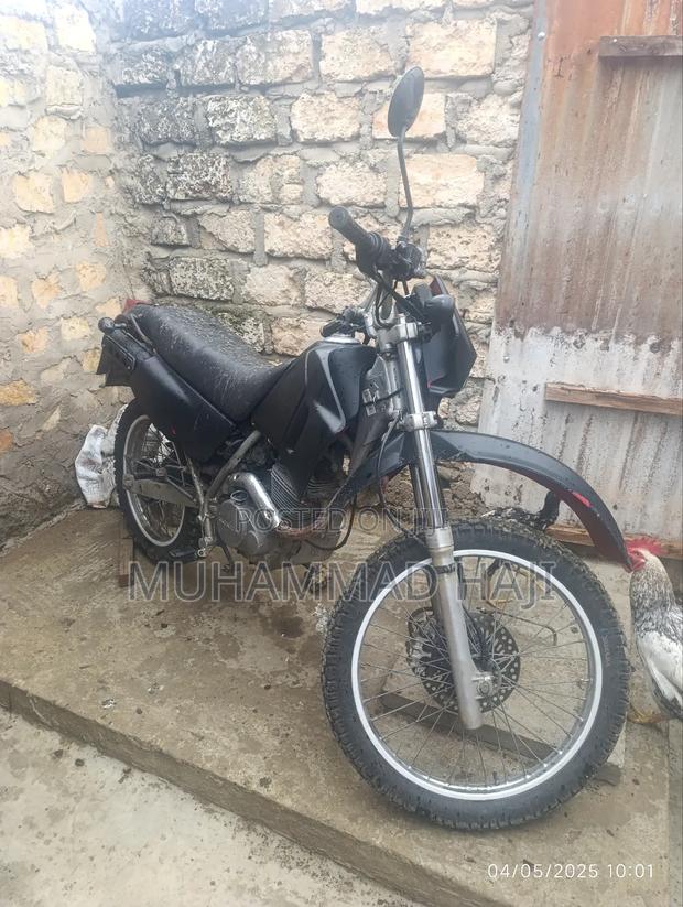 Honda 2010 Red - thumbnail 8