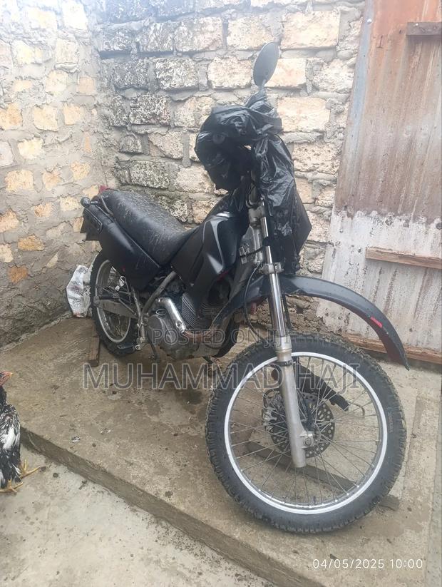 Honda 2010 Red - thumbnail 11