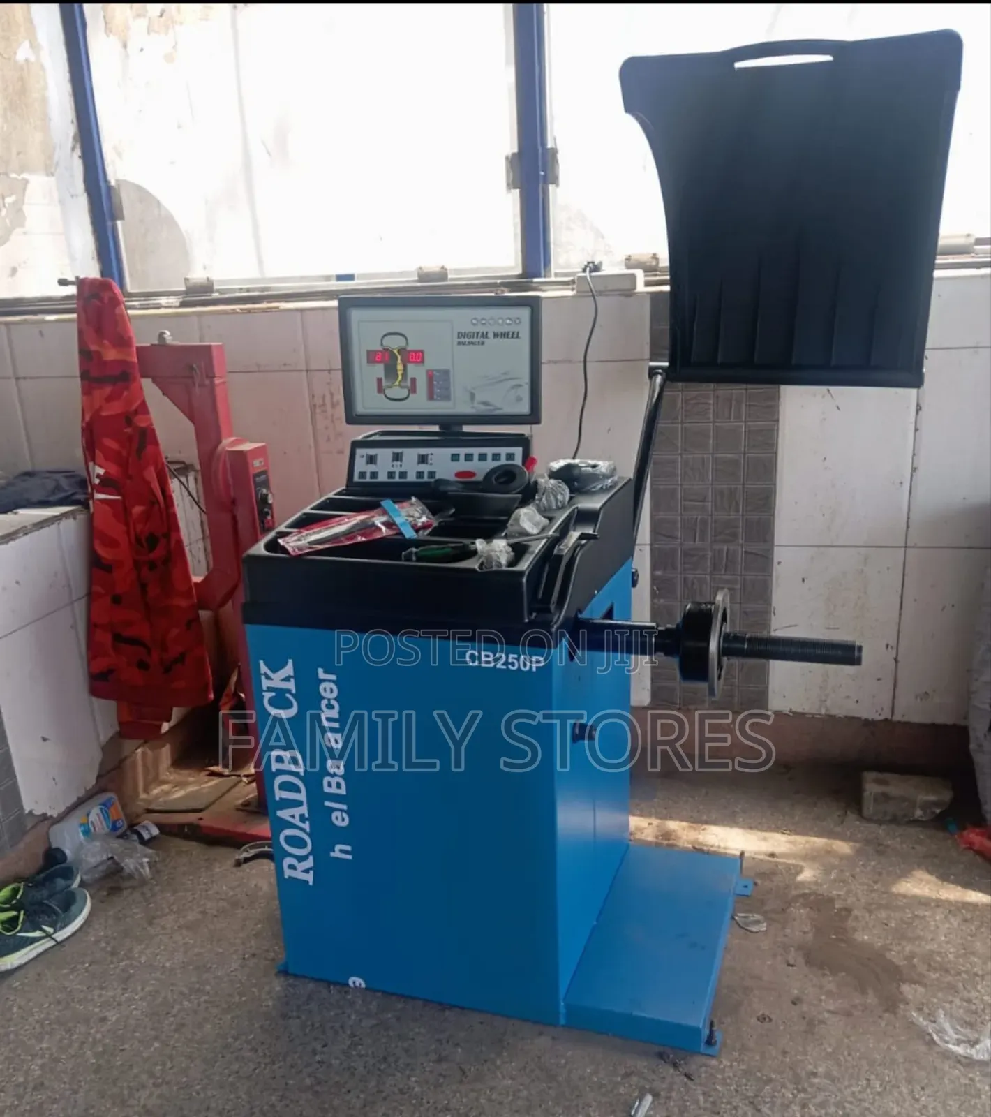 Wheel Balancing Machine Model Cb250p