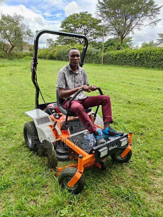 Zero Turn/Ride-on Honda Lawn Mower Machine - thumbnail 3