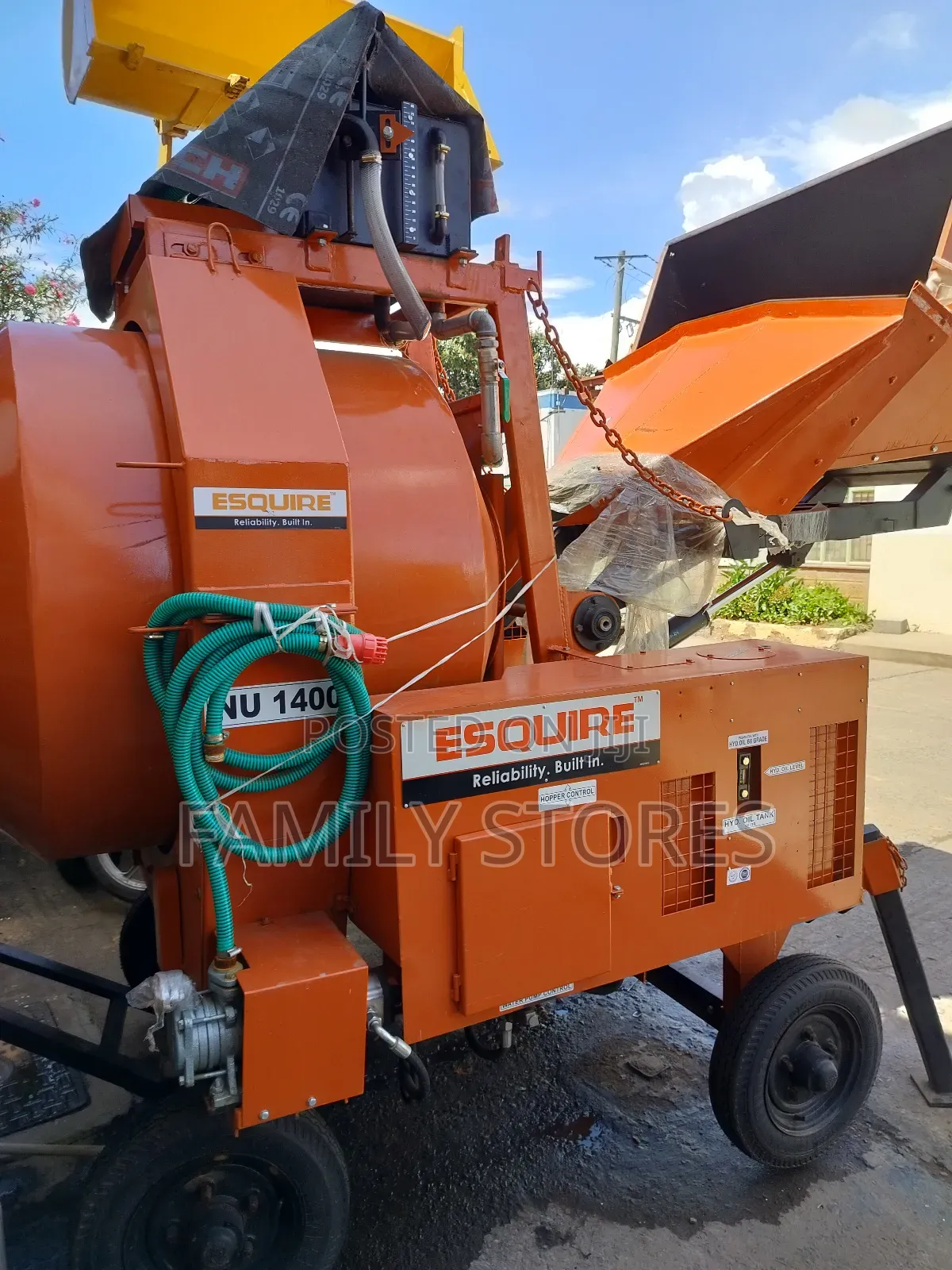 Esquire 700l Diesel Selfloading Concrete Mixer Machine