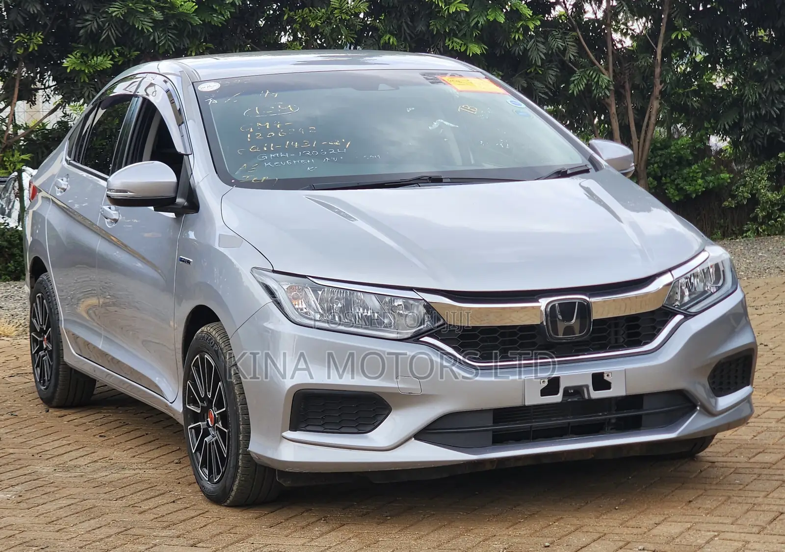 Honda Grace 2018 Silver
