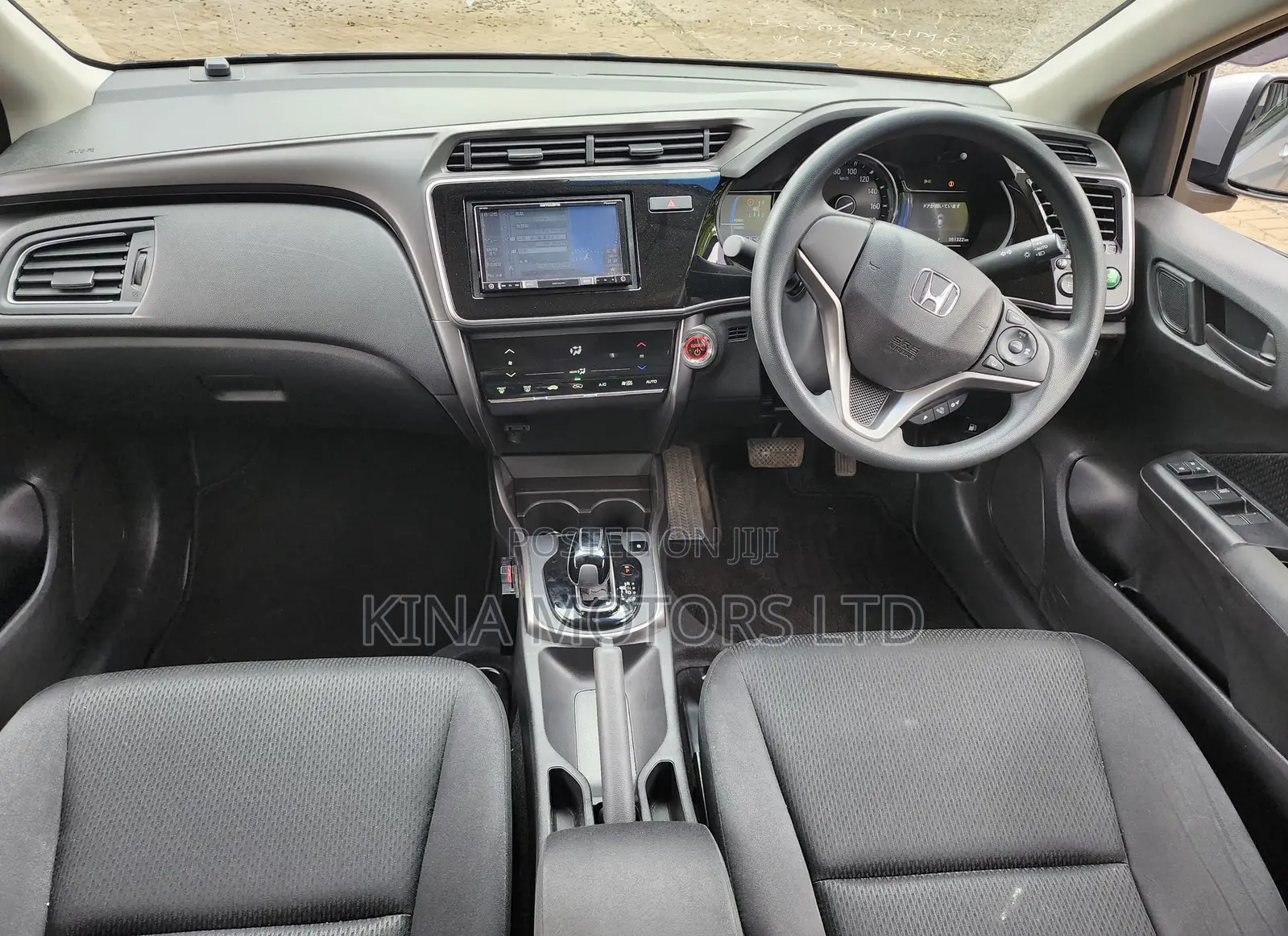Honda Grace 2018 Silver