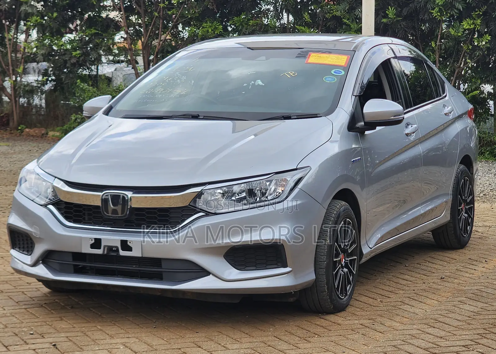Honda Grace 2018 Silver