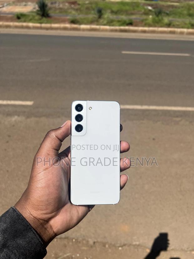 Samsung Galaxy S22 5G 128 GB White - thumbnail 2