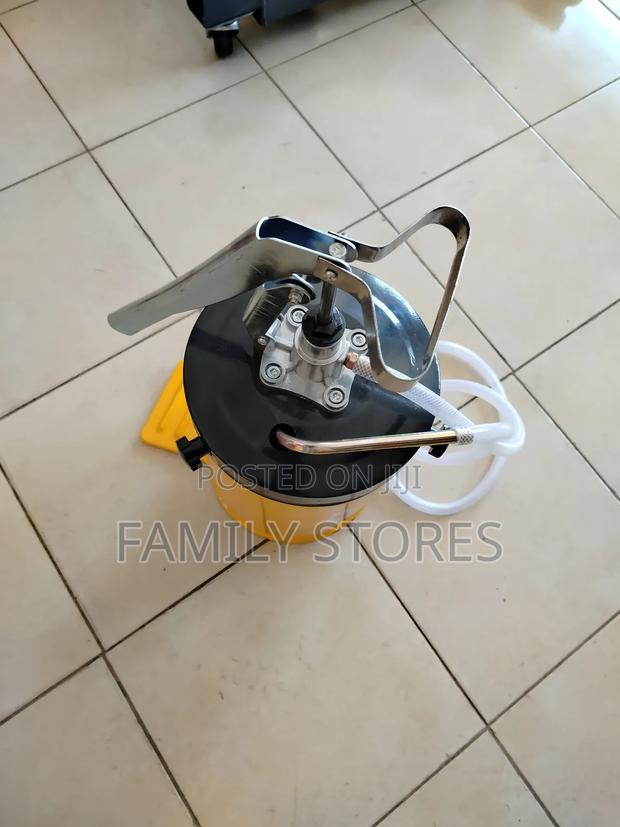 Cc Manual Pumping Machine 7litres Capacity - thumbnail 2