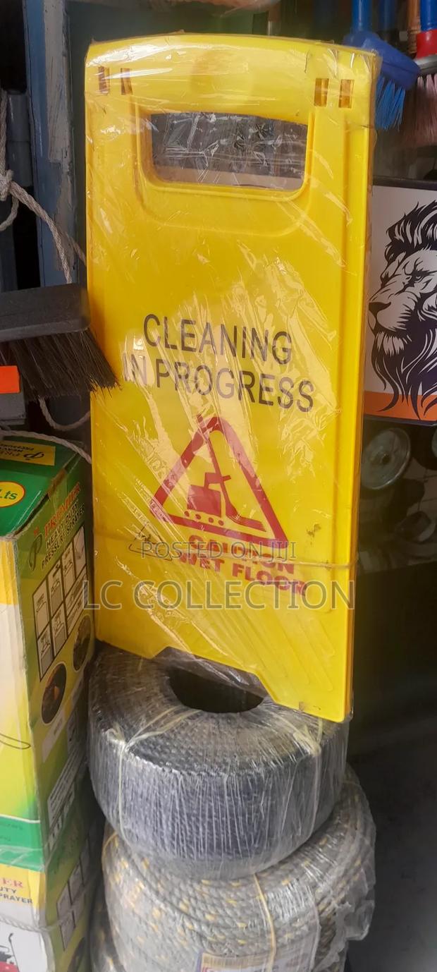 Cleaning in Progress Sign - thumbnail 2