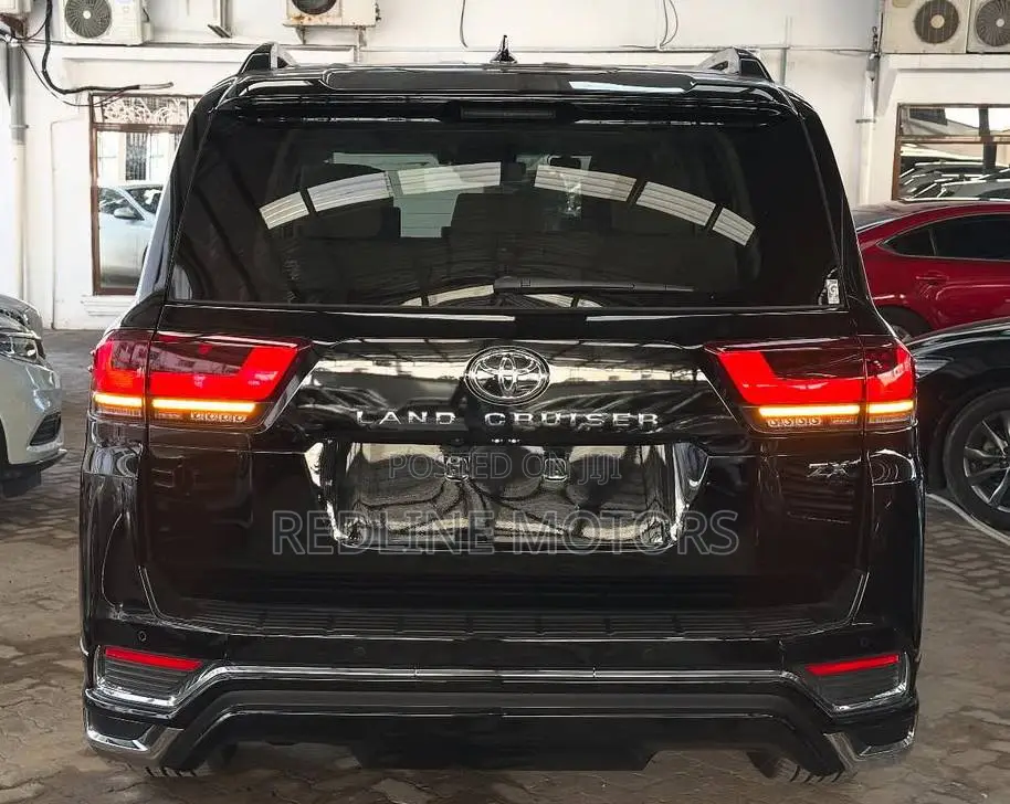 Toyota Land Cruiser 2023 Matt Black