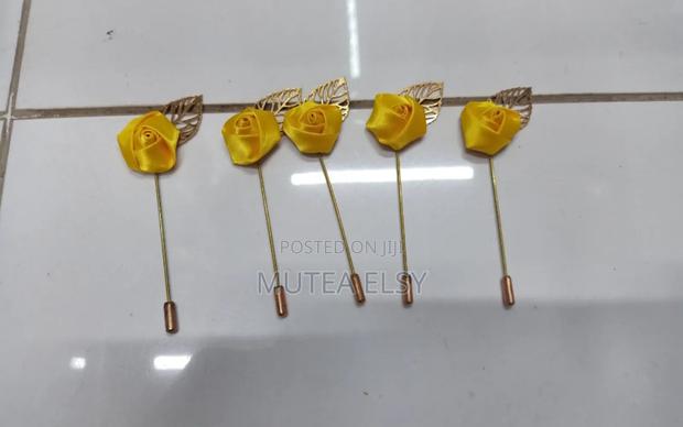 Classic Yellow Lapel Pins - thumbnail 2