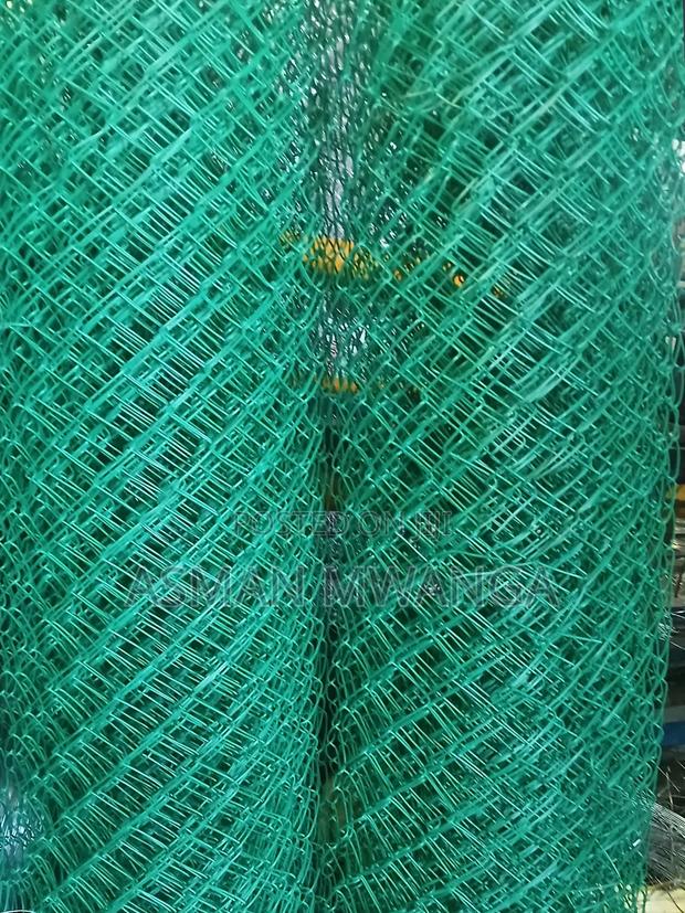PVC Coated Mesh Wire Medium Gauge 12.5g 2.5mm - main view
