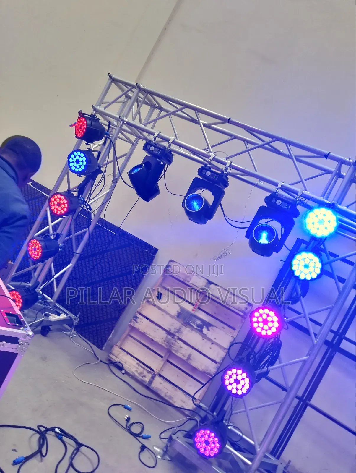 Lightings! Moving Heads! Parcans for Rentals! Hire