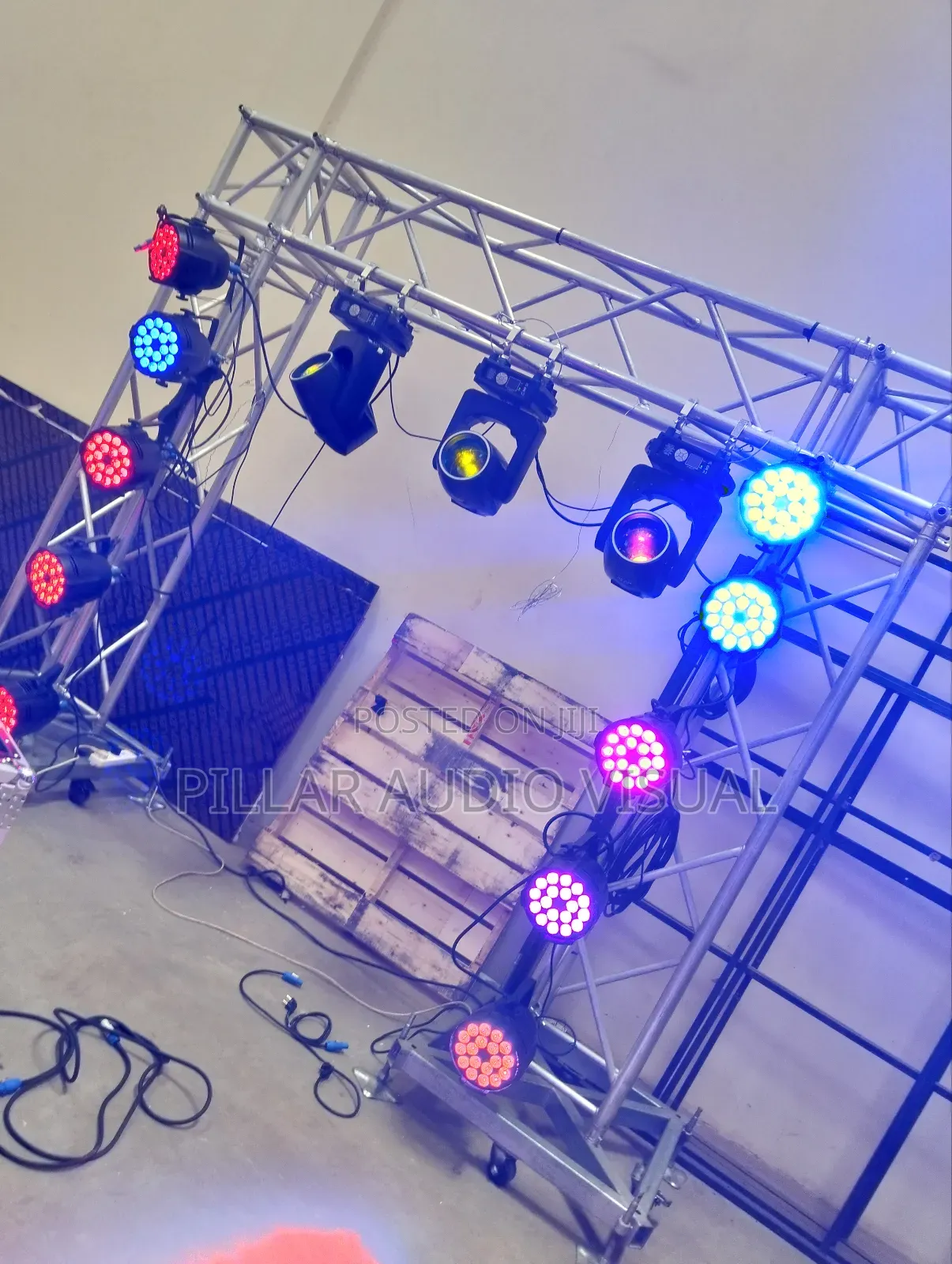 Lightings! Moving Heads! Parcans for Rentals! Hire