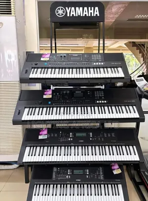 Yamaha PSR S473 Keyboard Plus Free Power Adapter