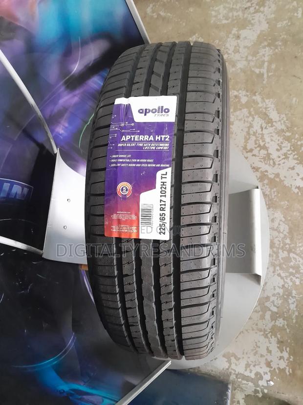 225/65r17 Apollo Tyres Brand New Made in India - main view