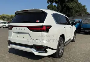 Lexus LX 2022 Off white
