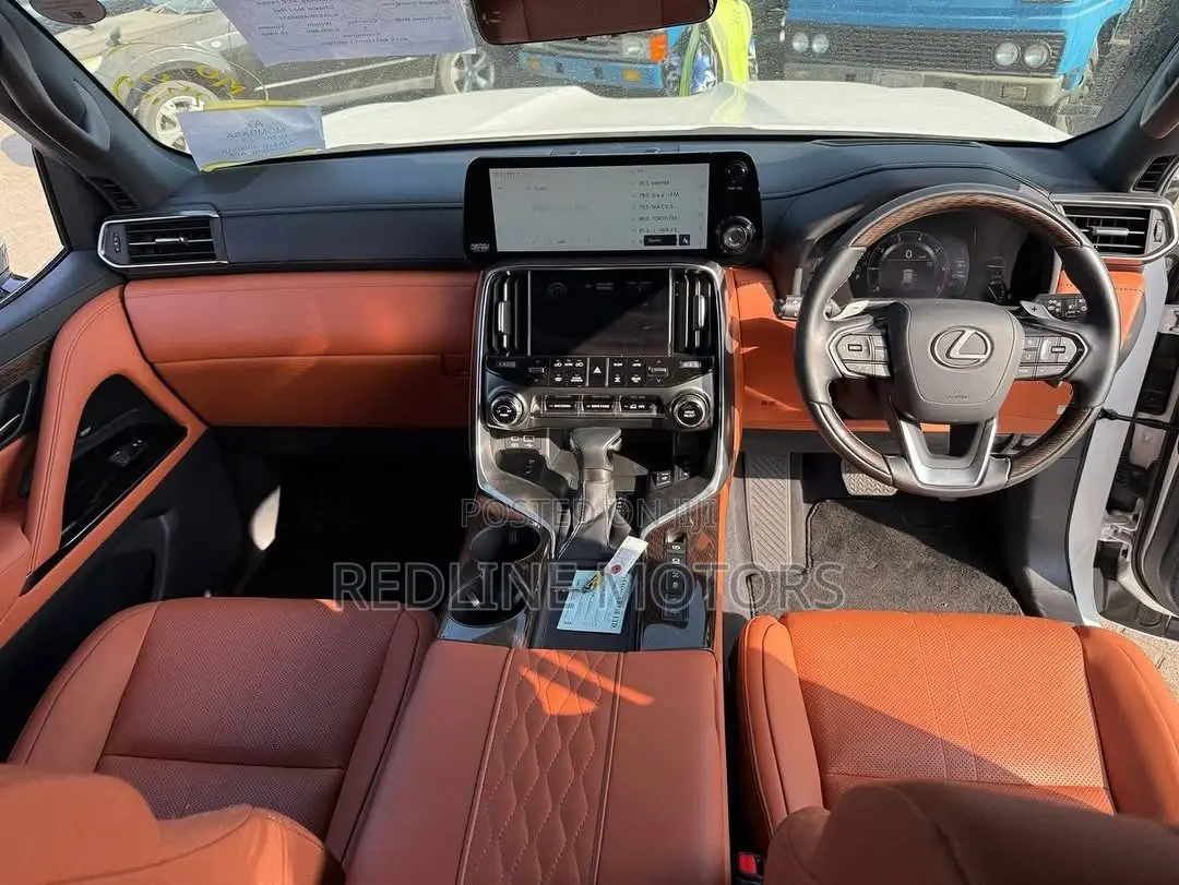 Lexus LX 2022 Off white