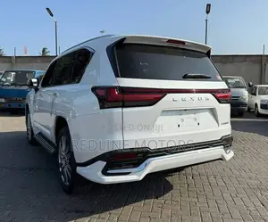 Lexus LX 2022 Off white