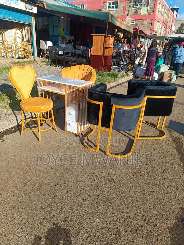 Manicure Set and 2 Black Salon Seats - thumbnail 3