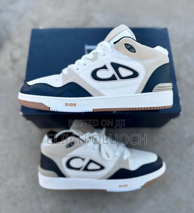 Christian Dior's Mid-Top
Sizes 39-45 - thumbnail 2