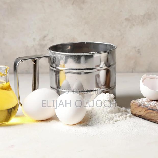 Handheld Stainless Steel Flour Sieve - thumbnail 3