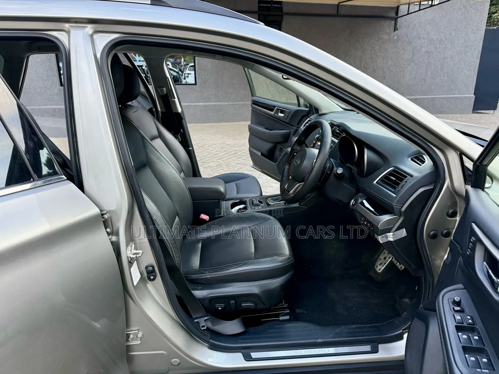 Subaru Outback 2.5i Limited AWD 2018 Gold