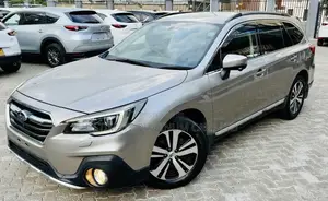 Subaru Outback 2.5i Limited AWD 2018 Gold