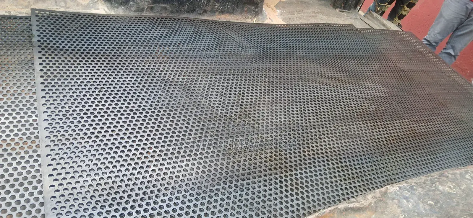 Perforated Stainless Steel 1.5mm×4ft ×8ft