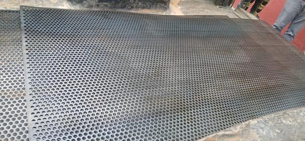 Perforated Stainless Steel 1.5mm×4ft ×8ft - main view