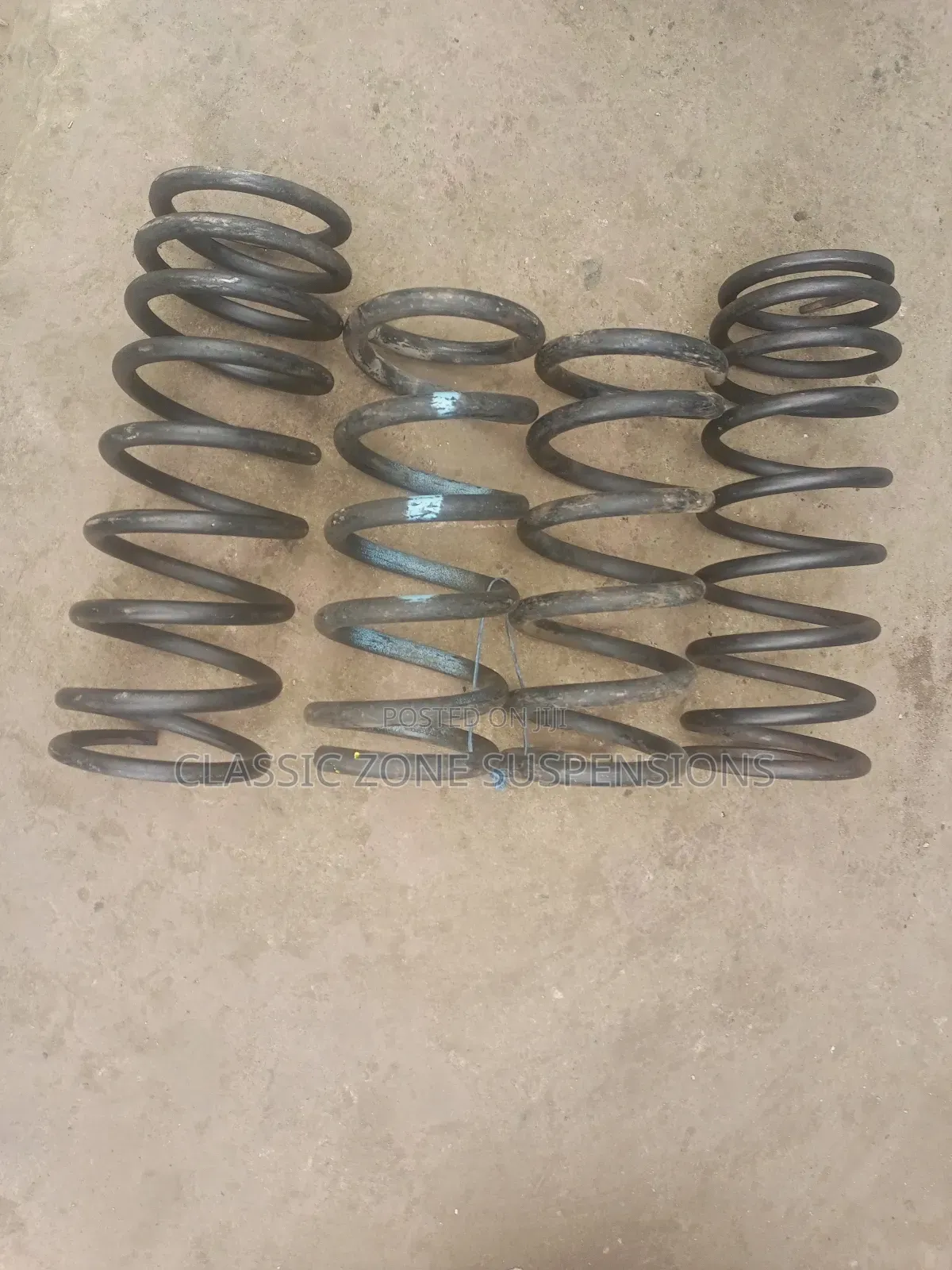 Toyota Noah 2010 Springs.
