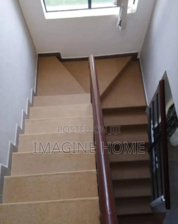 Elegant Carpet Wall to Wall Carpet Office and Home Floor Use - main view
