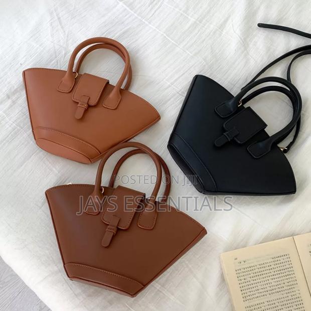 Wing Shaped Bucket Bags - thumbnail 4
