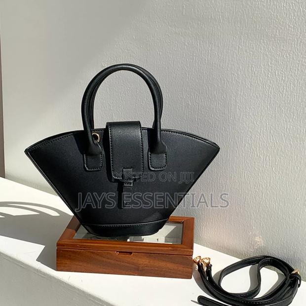 Wing Shaped Bucket Bags - thumbnail 5