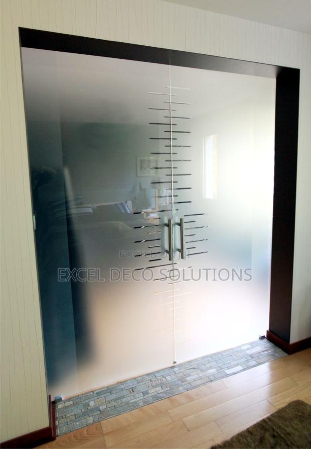 Sleek Looks, No Peeking With Frost Film