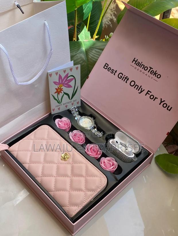 Mother's  Day Gift Pack With Pink Wallet - main view